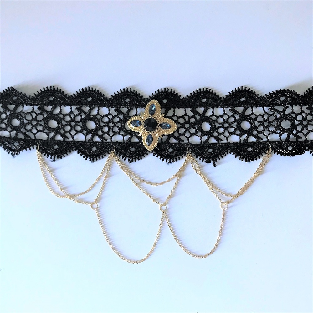 "Venecia" Victorian Choker Lace Gothic Necklace - Picture 2 of 6